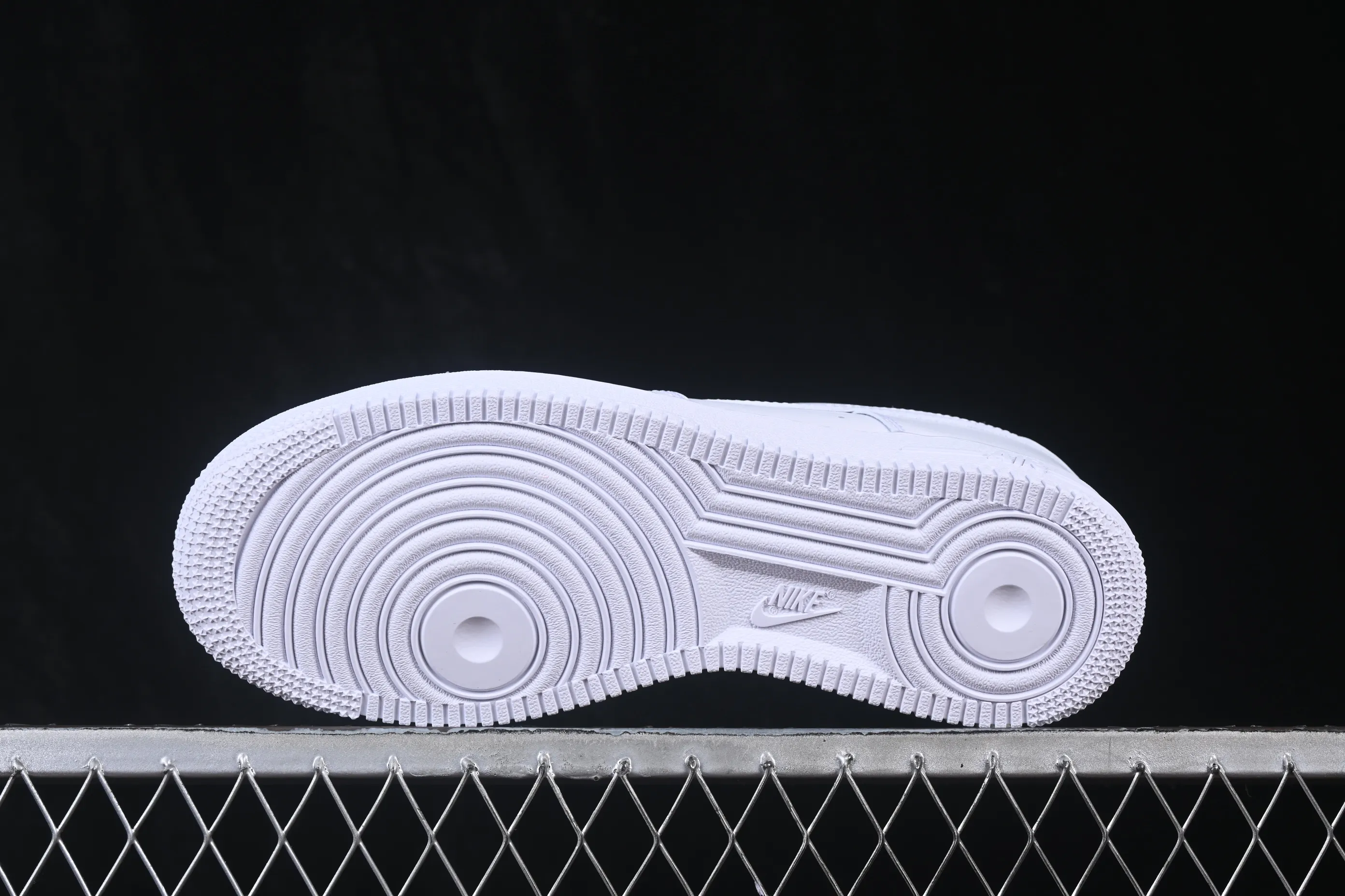 All categories Nk Air Force 1 Air Force series Nk Air Force 1 Low Air Force low-top DC version Nike Air Force 1'07 Low all-white top layer Air Force 1 low-top casual sneakers CW2288-111